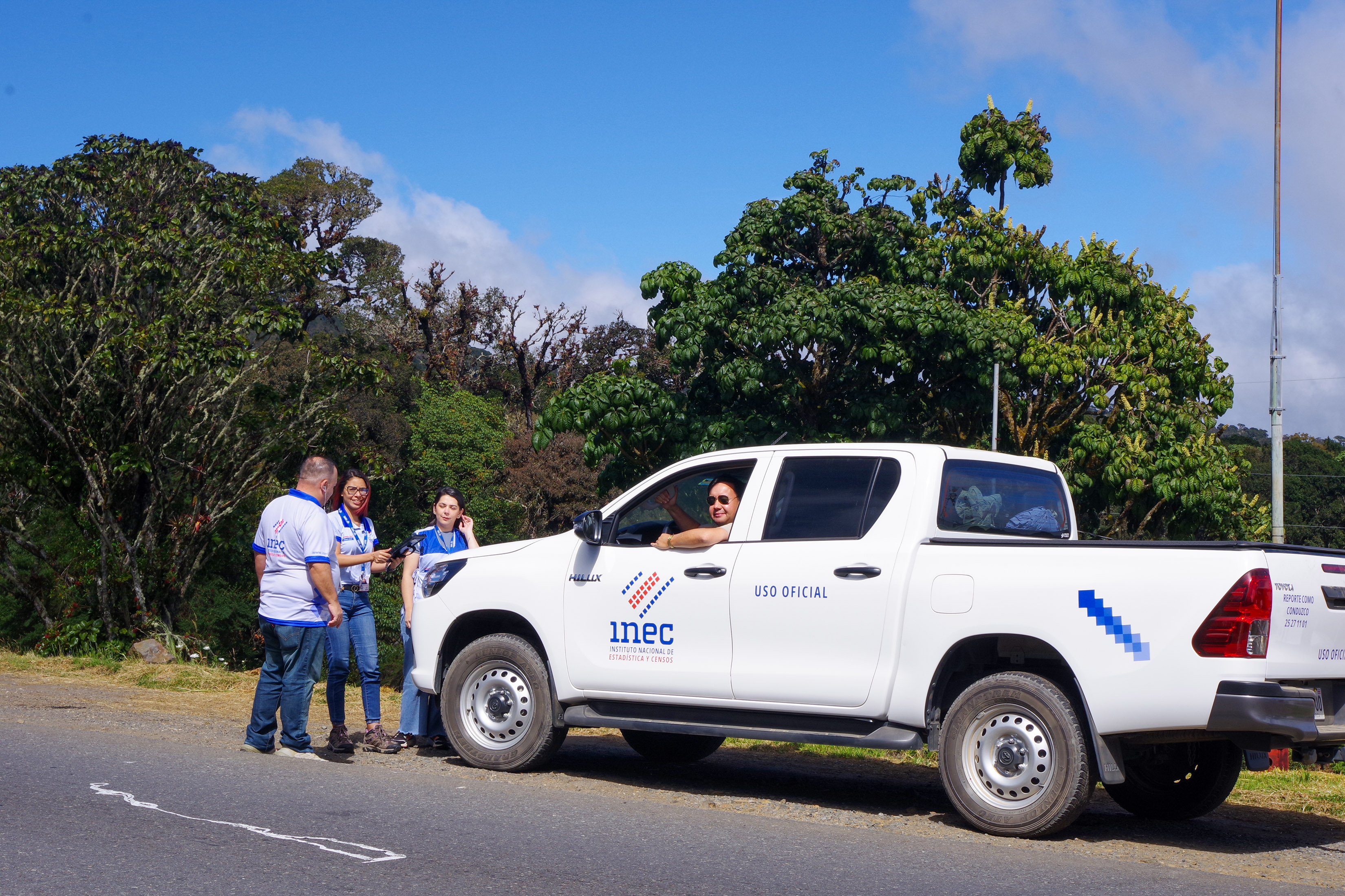Equipo y vehículo INEC